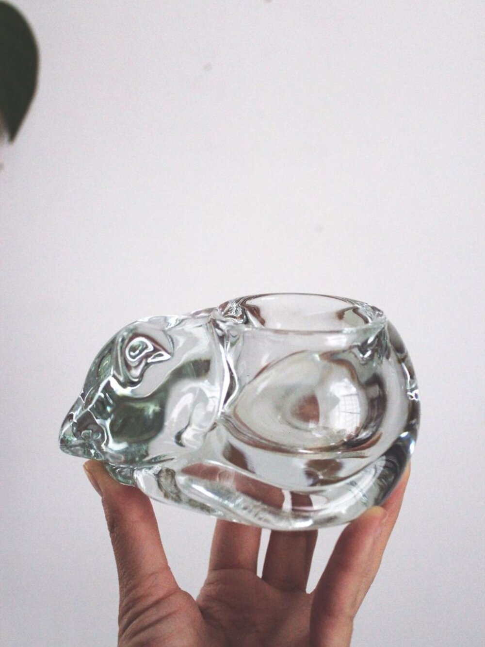 Vintage Indiana Glass Sleeping Cat Votive Candle Holder Figurine Paperweight Hea - Picture 4 of 6